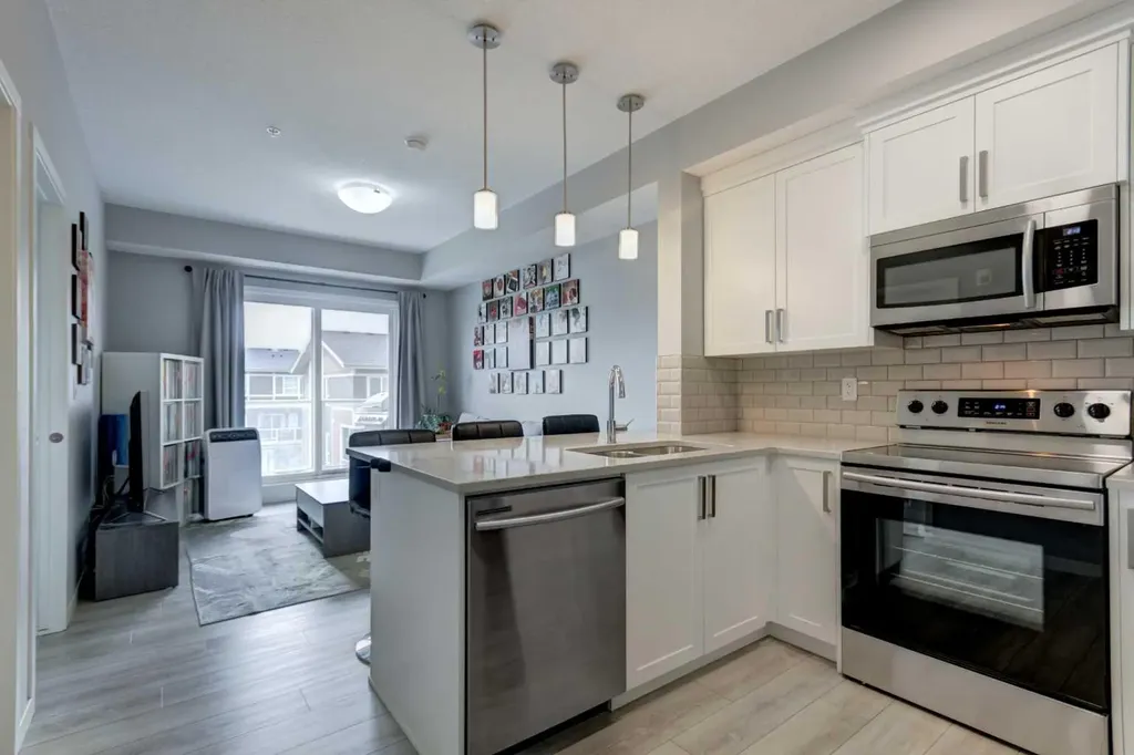 370 Harvest Hills Common NE Calgary AB T3K 2M8