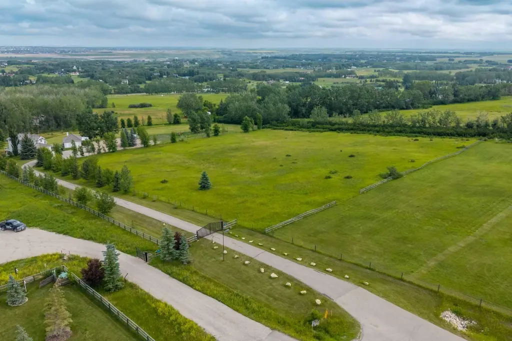 18 Street 258 Avenue E Rural Foothills County AB T1S 4E9