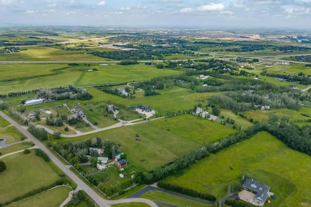 18 Street 258 Avenue E Rural Foothills County AB T1S 4E9