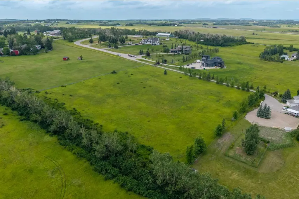 18 Street 258 Avenue E Rural Foothills County AB T1S 4E9