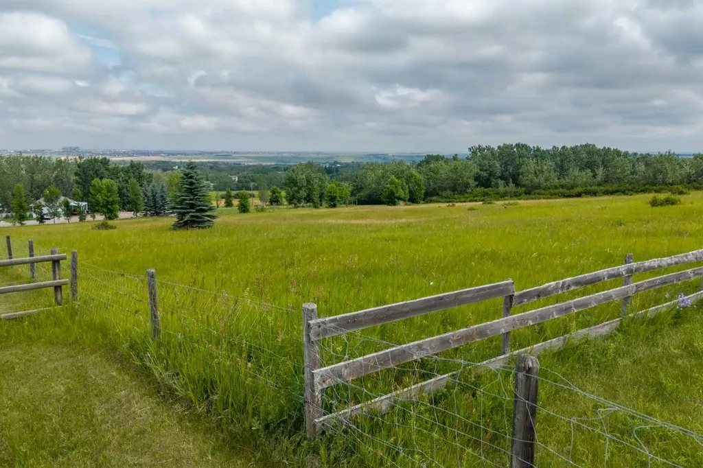 18 Street 258 Avenue E Rural Foothills County AB T1S 4E9