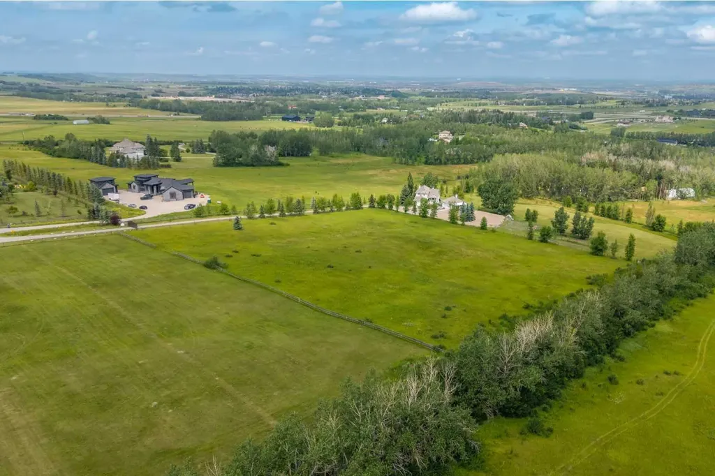 18 Street 258 Avenue E Rural Foothills County AB T1S 4E9