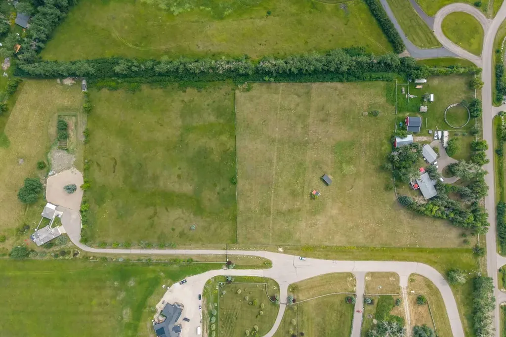 18 Street 258 Avenue E Rural Foothills County AB T1S 4E9