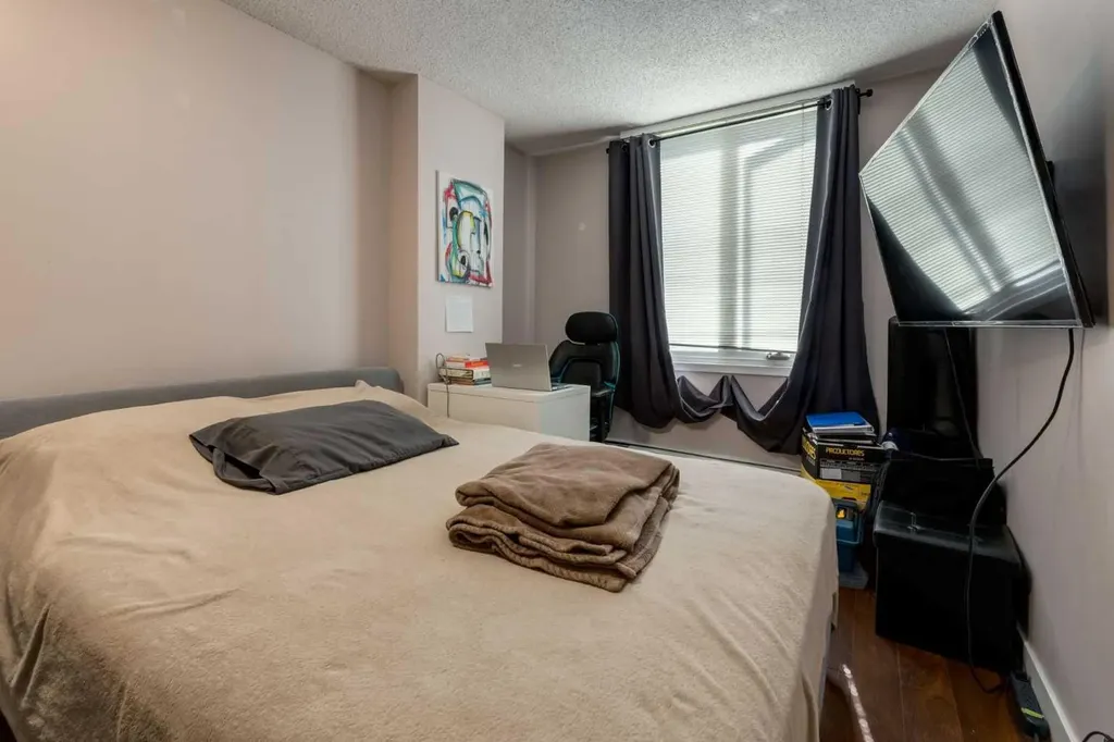 4944 Dalton Drive NW Calgary AB T3A 2E6