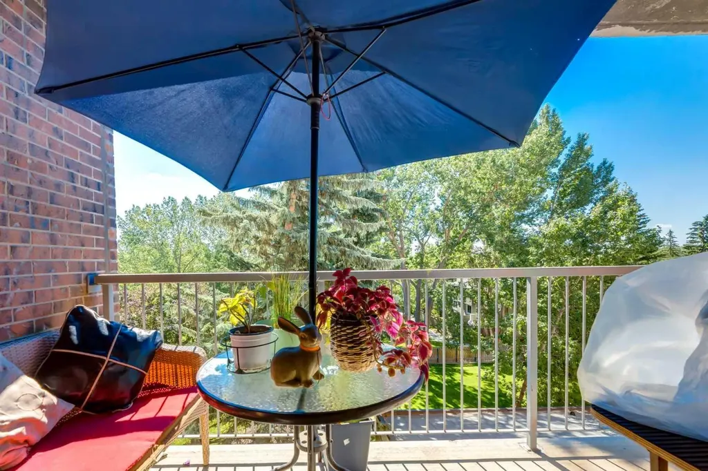 4944 Dalton Drive NW Calgary AB T3A 2E6