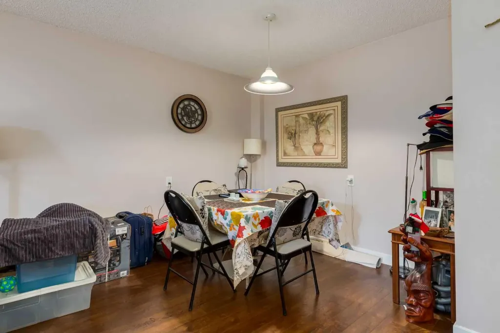 4944 Dalton Drive NW Calgary AB T3A 2E6
