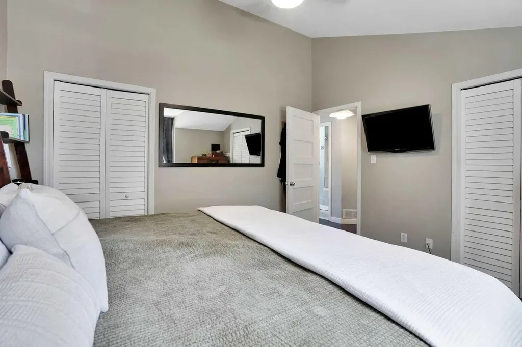 1141 Regent Crescent NE Calgary AB T2E5J6