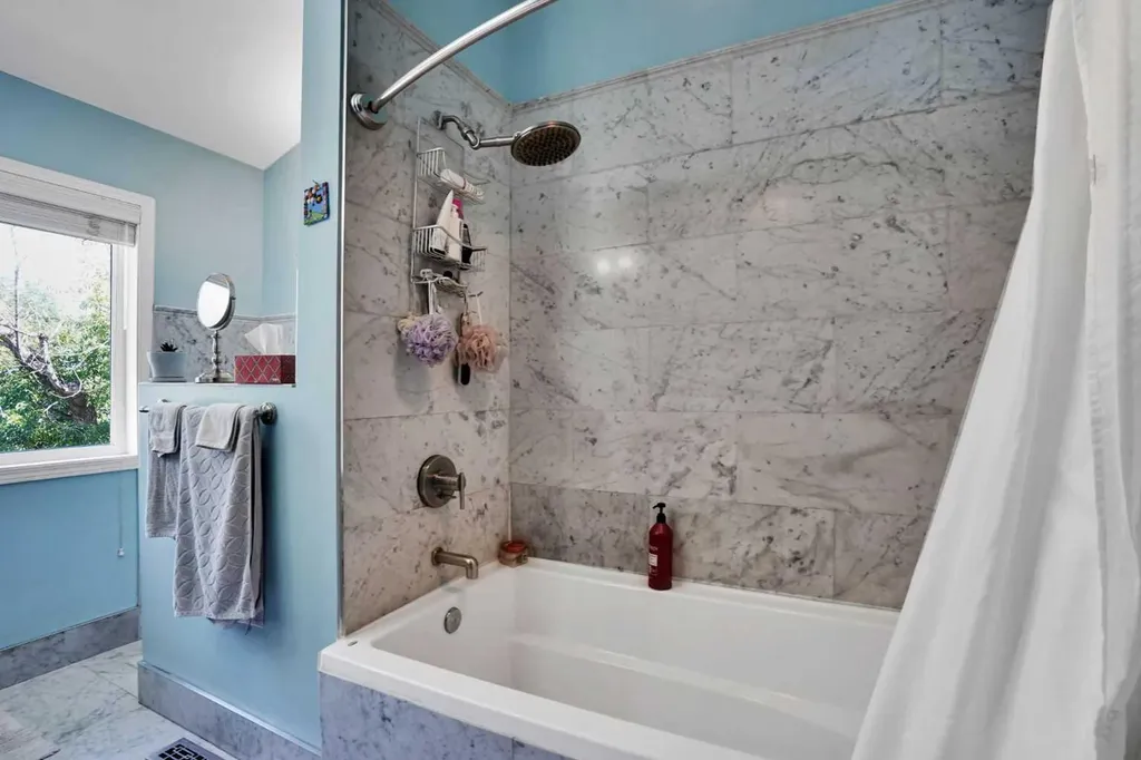 1141 Regent Crescent NE Calgary AB T2E5J6