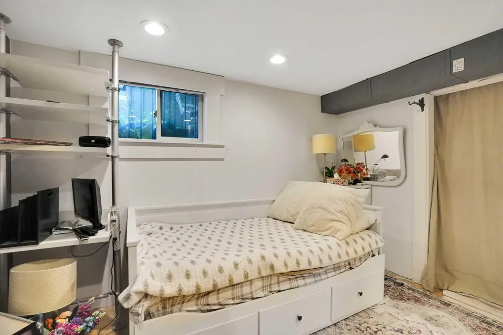 1141 Regent Crescent NE Calgary AB T2E5J6