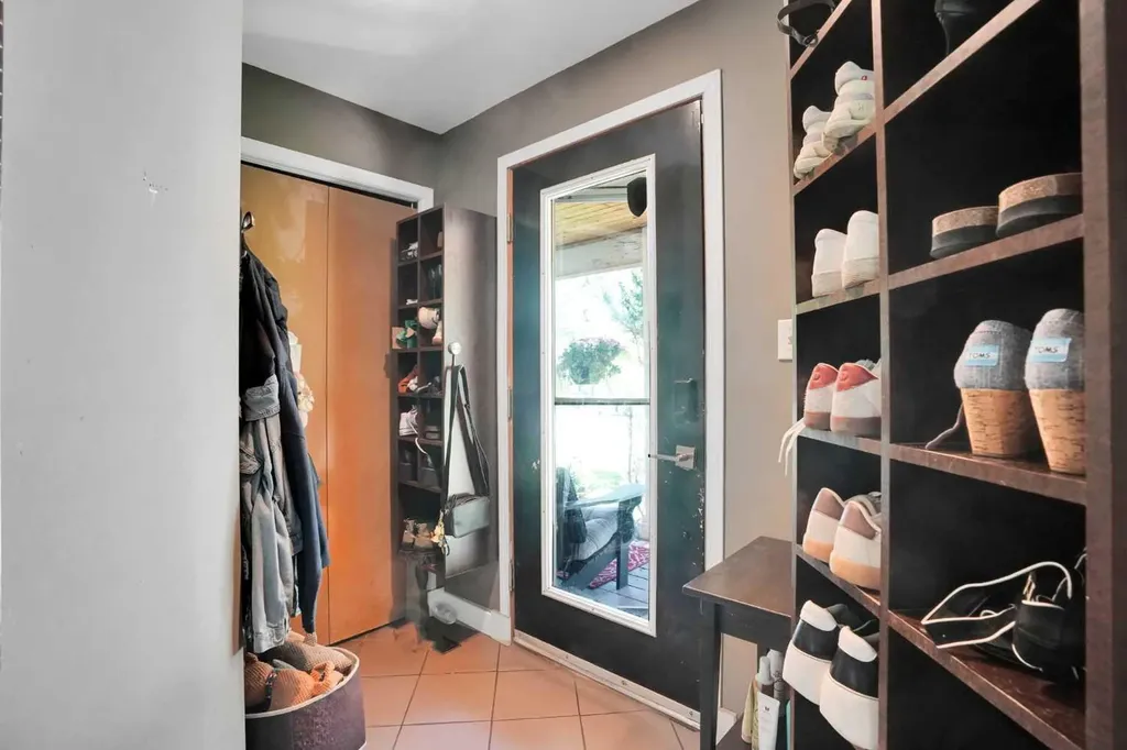 1141 Regent Crescent NE Calgary AB T2E5J6