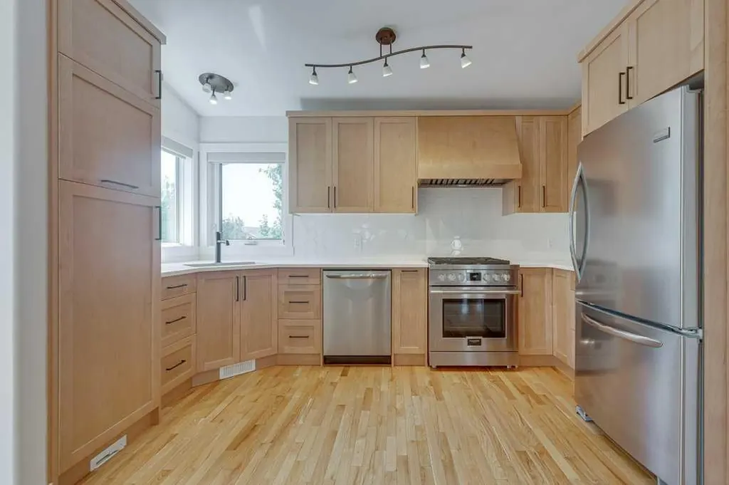 129 Duncan Crescent Red Deer AB T4R 1W3
