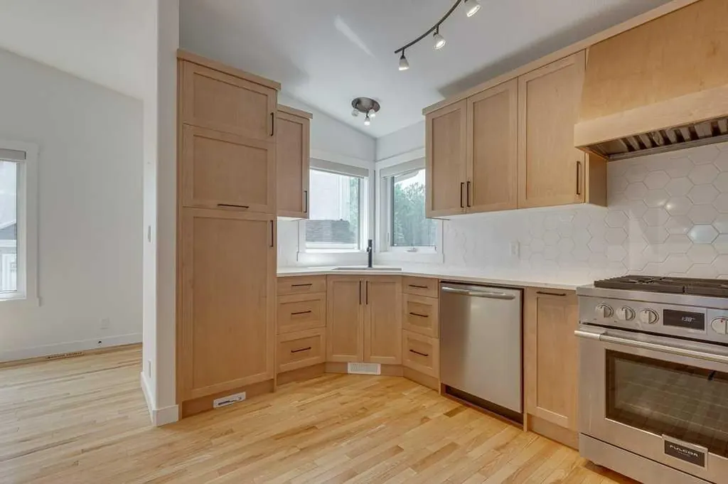 129 Duncan Crescent Red Deer AB T4R 1W3