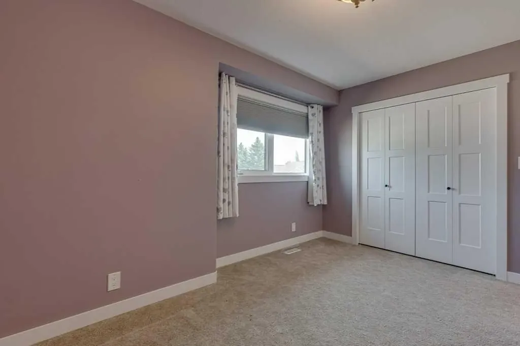 129 Duncan Crescent Red Deer AB T4R 1W3