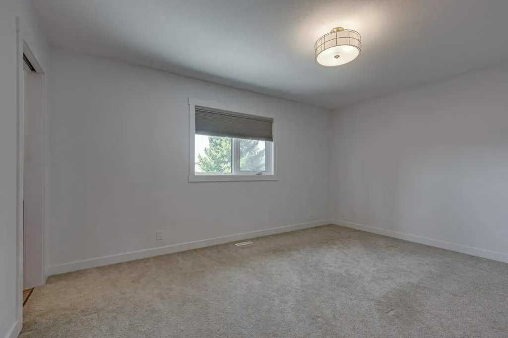129 Duncan Crescent Red Deer AB T4R 1W3