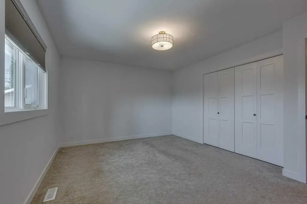 129 Duncan Crescent Red Deer AB T4R 1W3