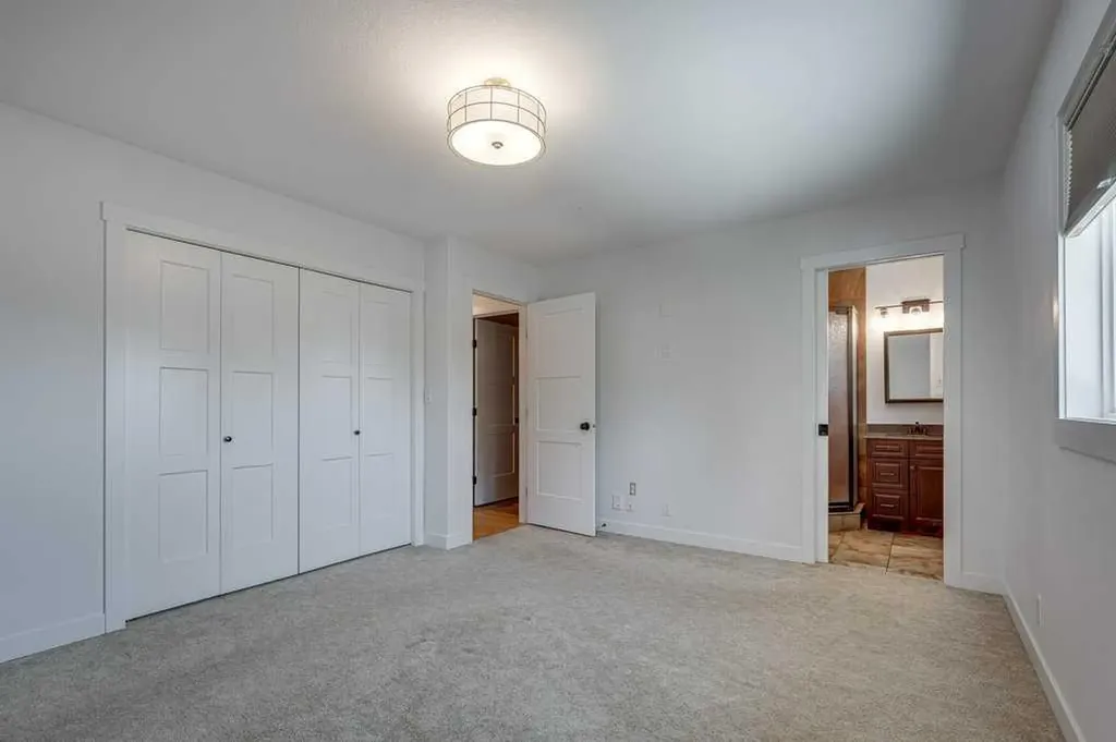 129 Duncan Crescent Red Deer AB T4R 1W3