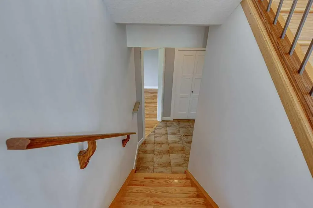 129 Duncan Crescent Red Deer AB T4R 1W3