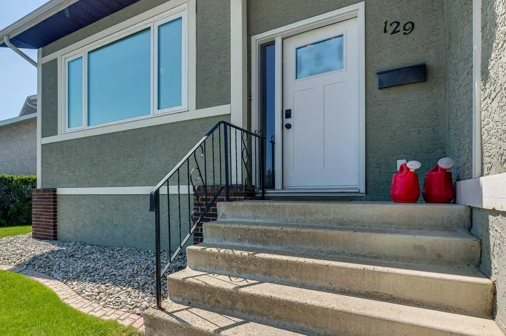 129 Duncan Crescent Red Deer AB T4R 1W3