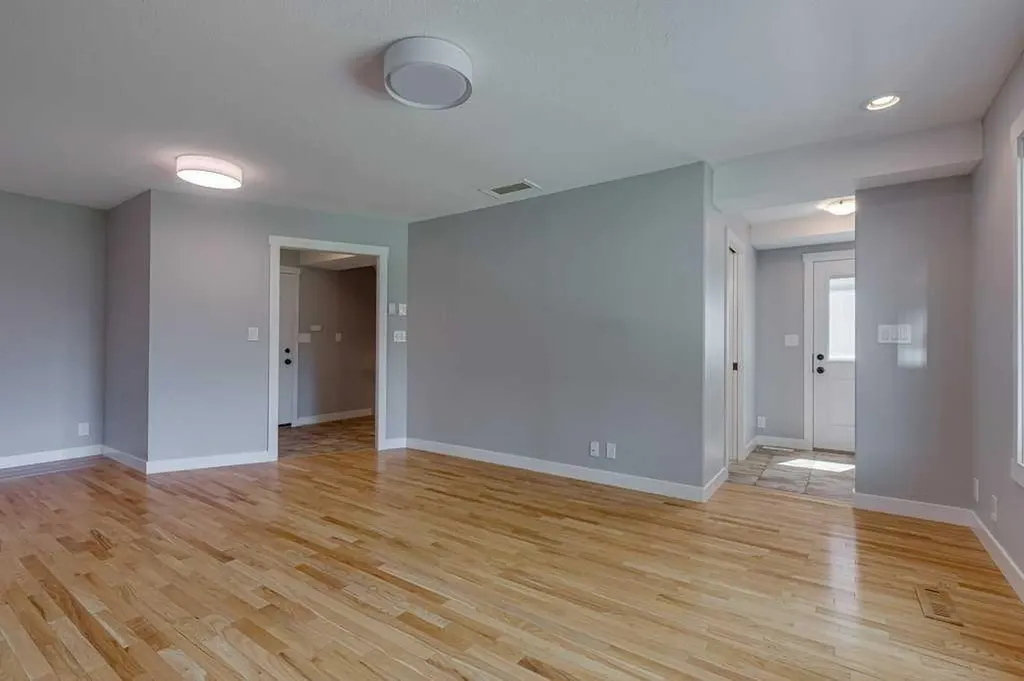 129 Duncan Crescent Red Deer AB T4R 1W3