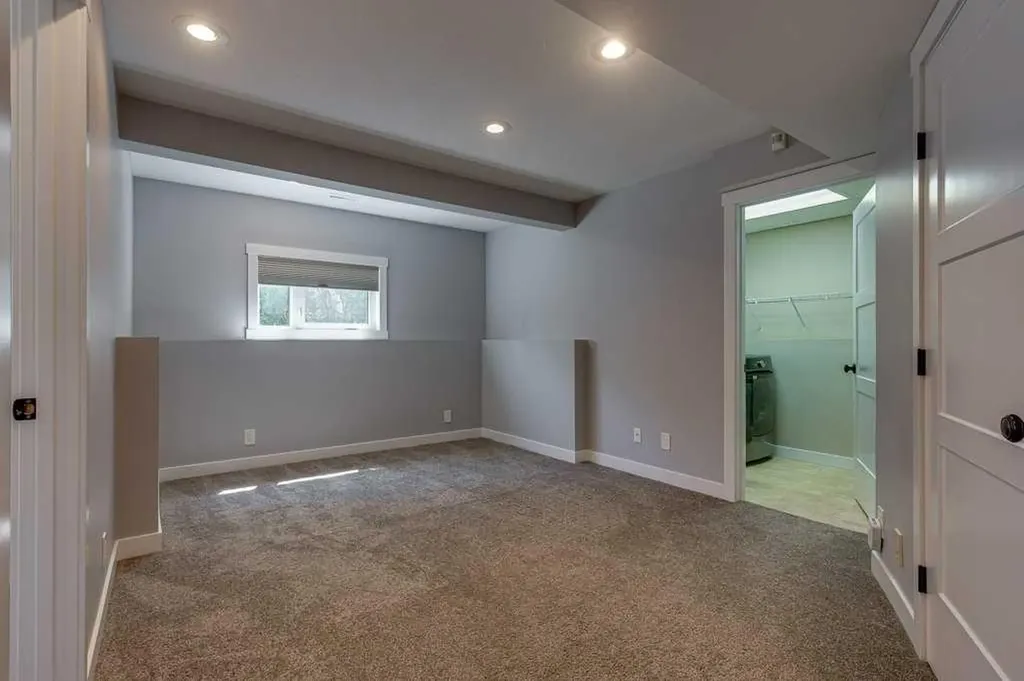 129 Duncan Crescent Red Deer AB T4R 1W3