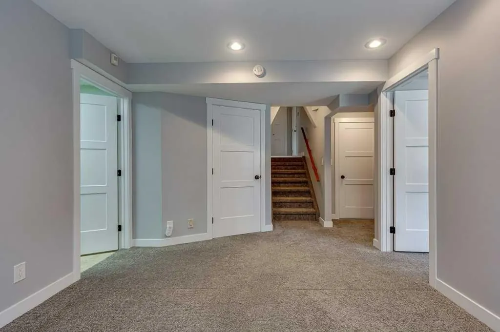 129 Duncan Crescent Red Deer AB T4R 1W3