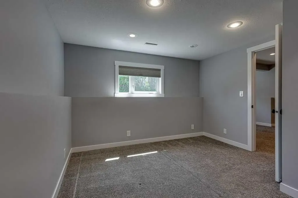 129 Duncan Crescent Red Deer AB T4R 1W3