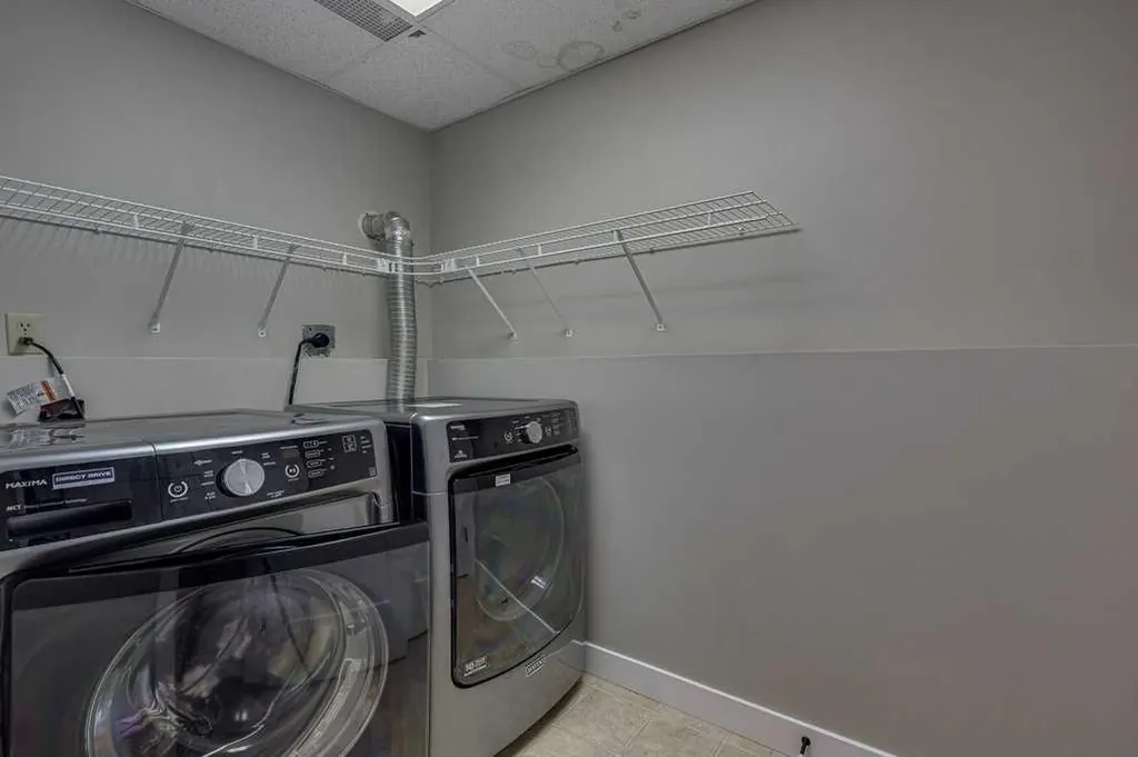 129 Duncan Crescent Red Deer AB T4R 1W3