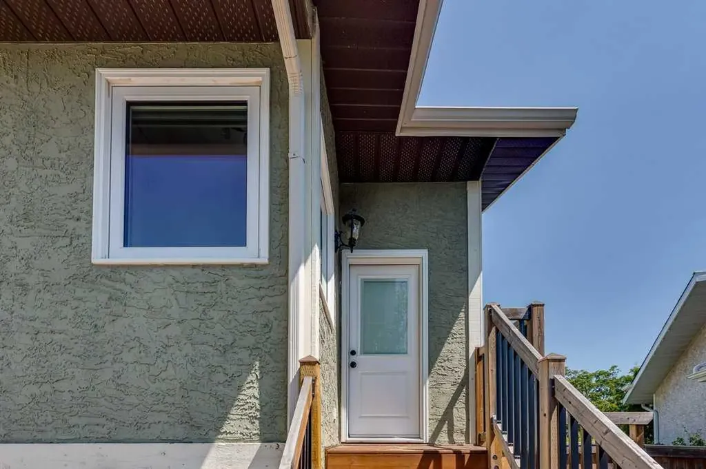 129 Duncan Crescent Red Deer AB T4R 1W3