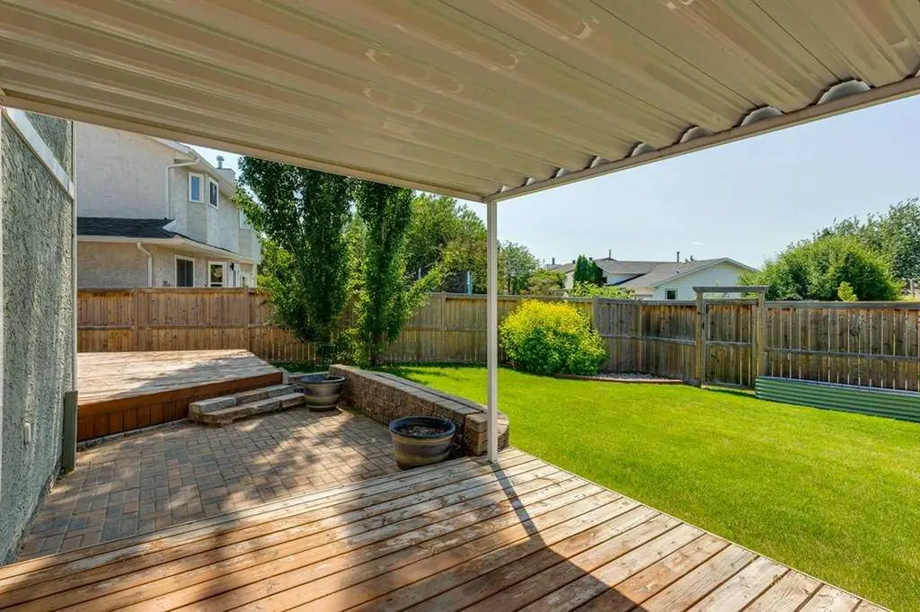 129 Duncan Crescent Red Deer AB T4R 1W3
