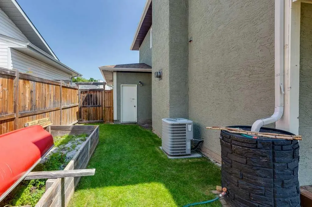 129 Duncan Crescent Red Deer AB T4R 1W3