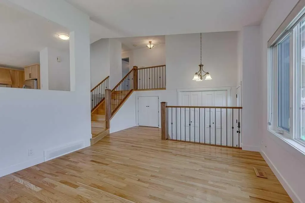 129 Duncan Crescent Red Deer AB T4R 1W3