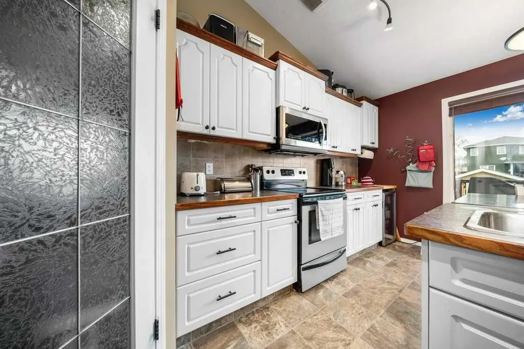 190 Ranchlands Boulevard NE Medicine Hat AB T1C0E3