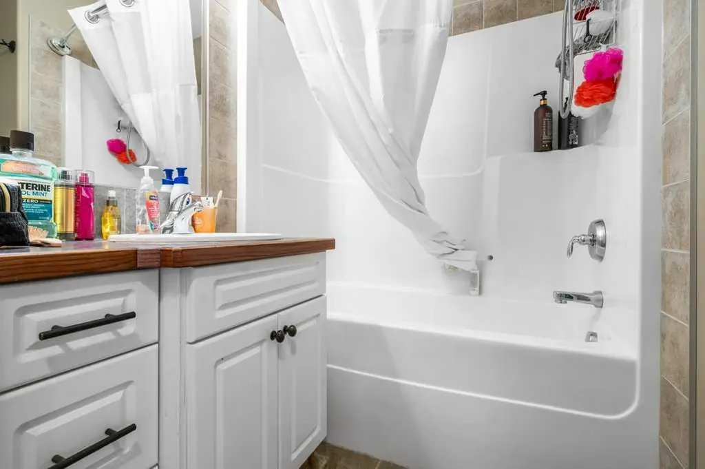 190 Ranchlands Boulevard NE Medicine Hat AB T1C0E3