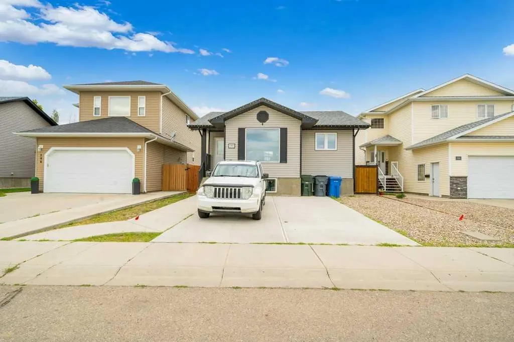 190 Ranchlands Boulevard NE Medicine Hat AB T1C0E3
