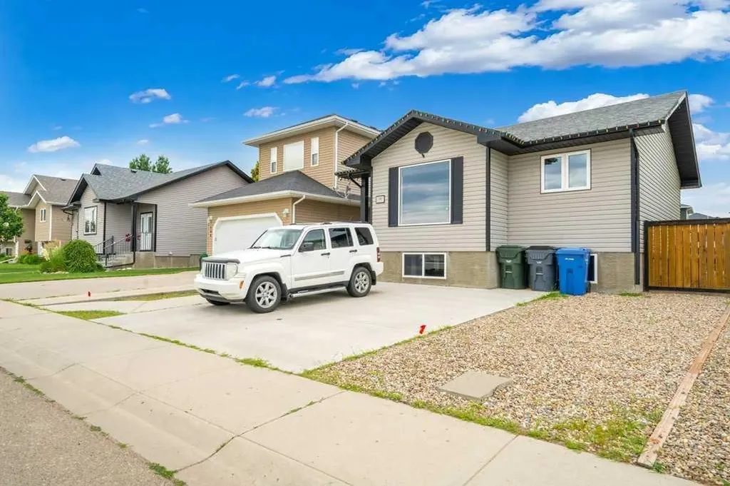 190 Ranchlands Boulevard NE Medicine Hat AB T1C0E3