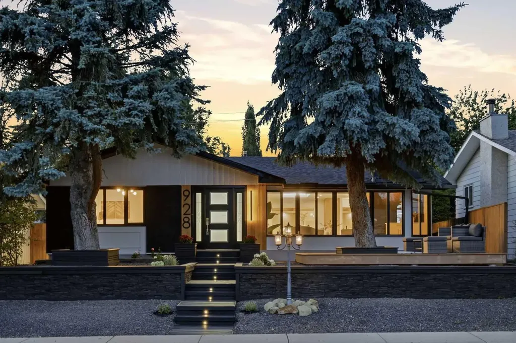 928 120 Avenue SE Calgary AB T2J 2K7