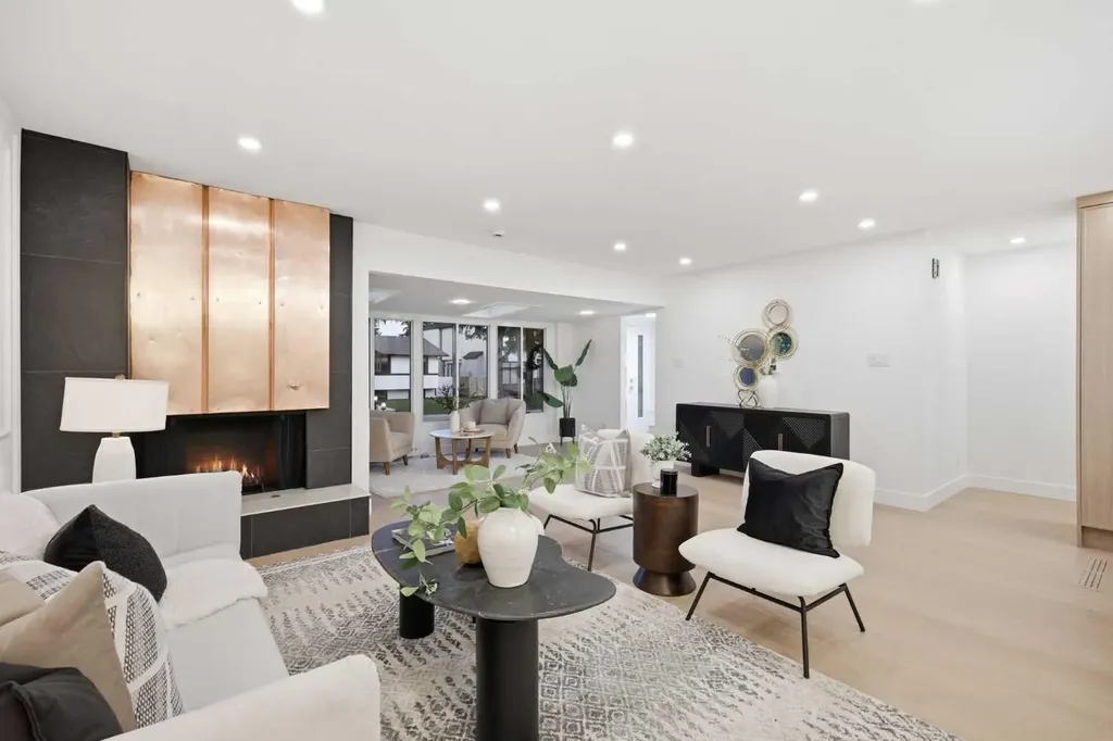 928 120 Avenue SE Calgary AB T2J 2K7