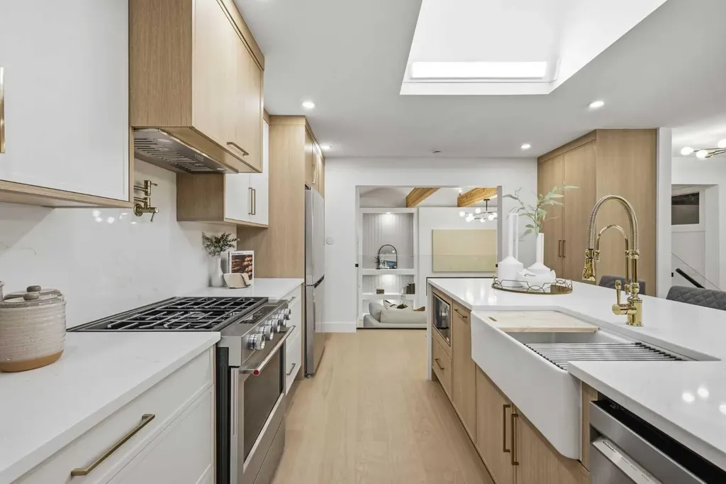 928 120 Avenue SE Calgary AB T2J 2K7
