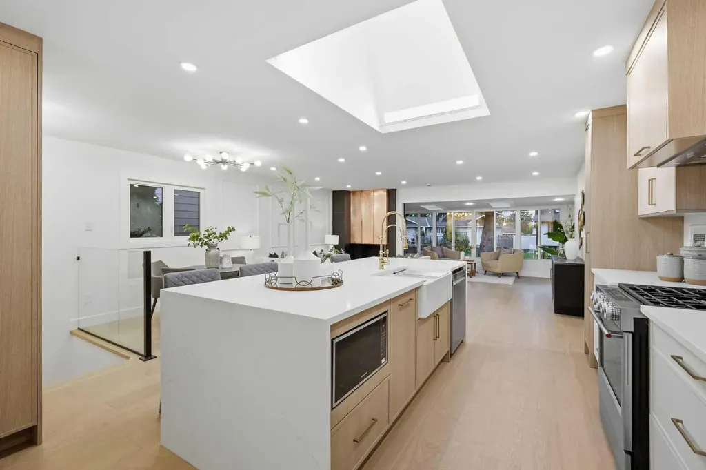 928 120 Avenue SE Calgary AB T2J 2K7