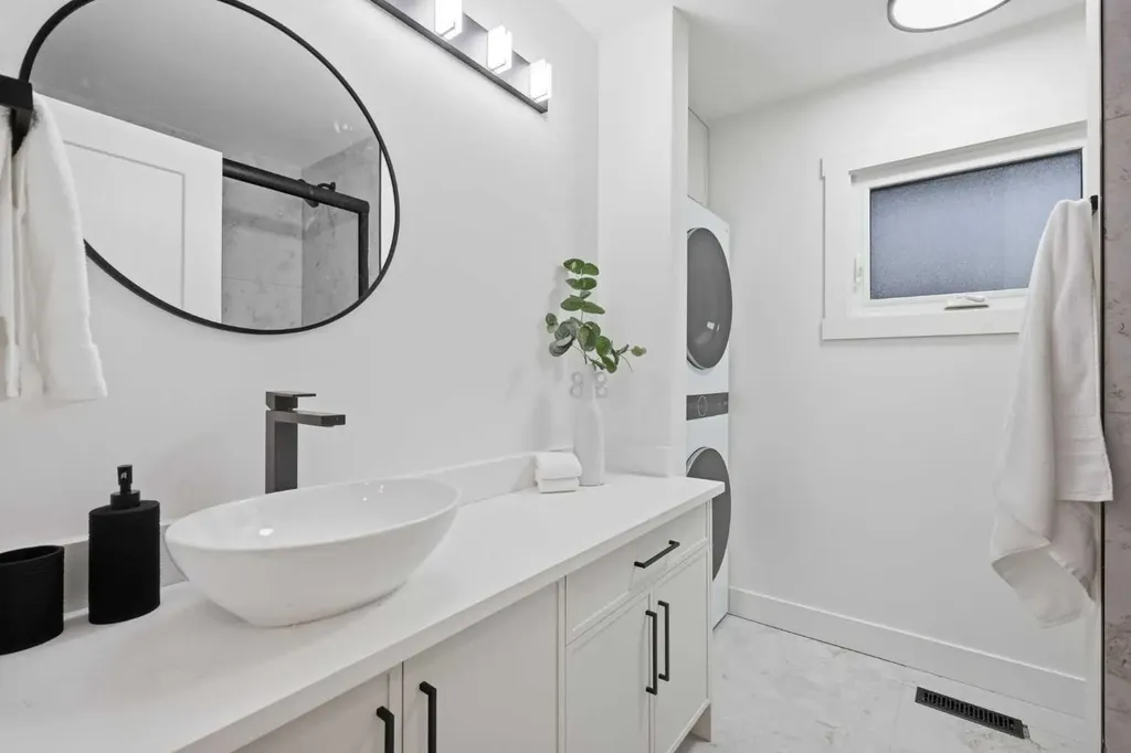 928 120 Avenue SE Calgary AB T2J 2K7