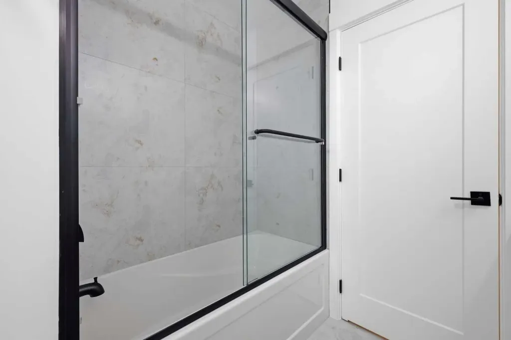 928 120 Avenue SE Calgary AB T2J 2K7