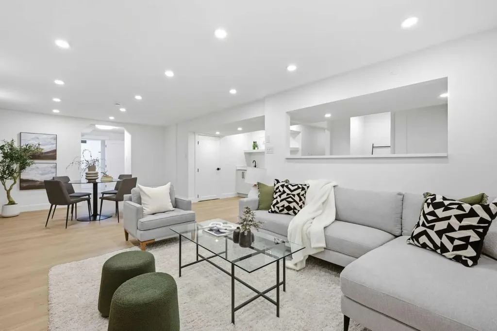 928 120 Avenue SE Calgary AB T2J 2K7