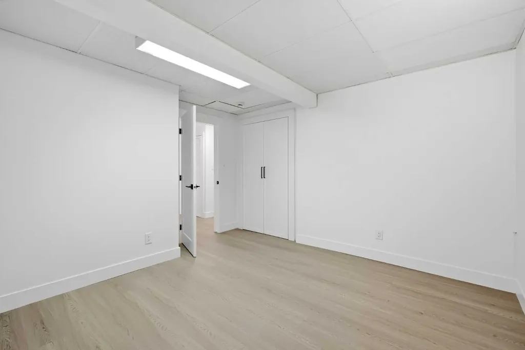 928 120 Avenue SE Calgary AB T2J 2K7