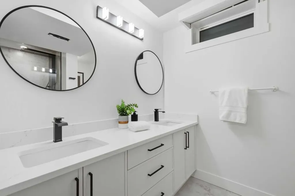 928 120 Avenue SE Calgary AB T2J 2K7