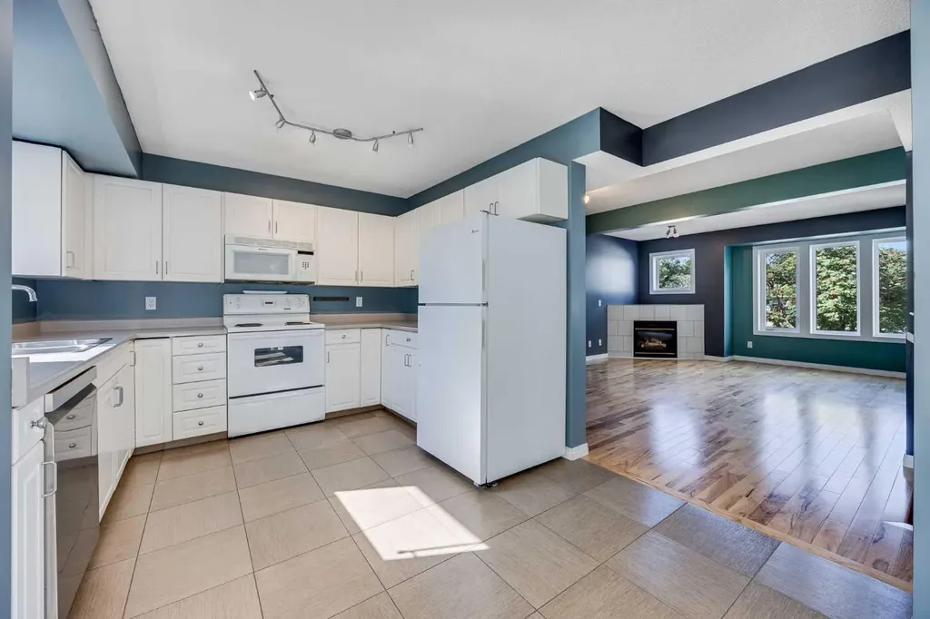 225 Killarney Glen Court SW Calgary AB T3E7H4