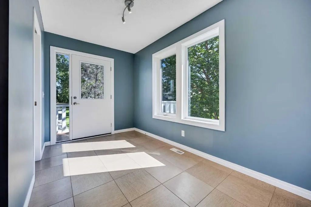 225 Killarney Glen Court SW Calgary AB T3E7H4