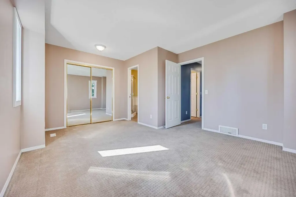225 Killarney Glen Court SW Calgary AB T3E7H4
