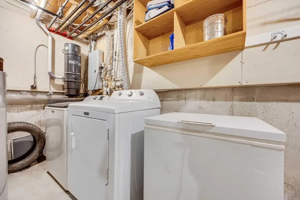 225 Killarney Glen Court SW Calgary AB T3E7H4