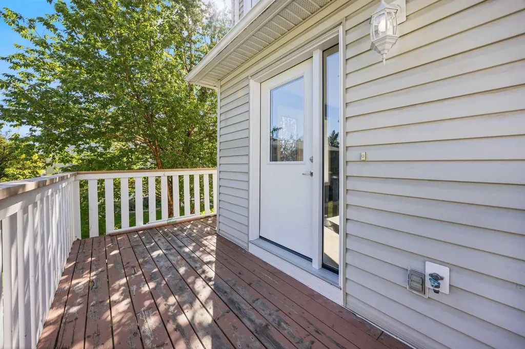 225 Killarney Glen Court SW Calgary AB T3E7H4