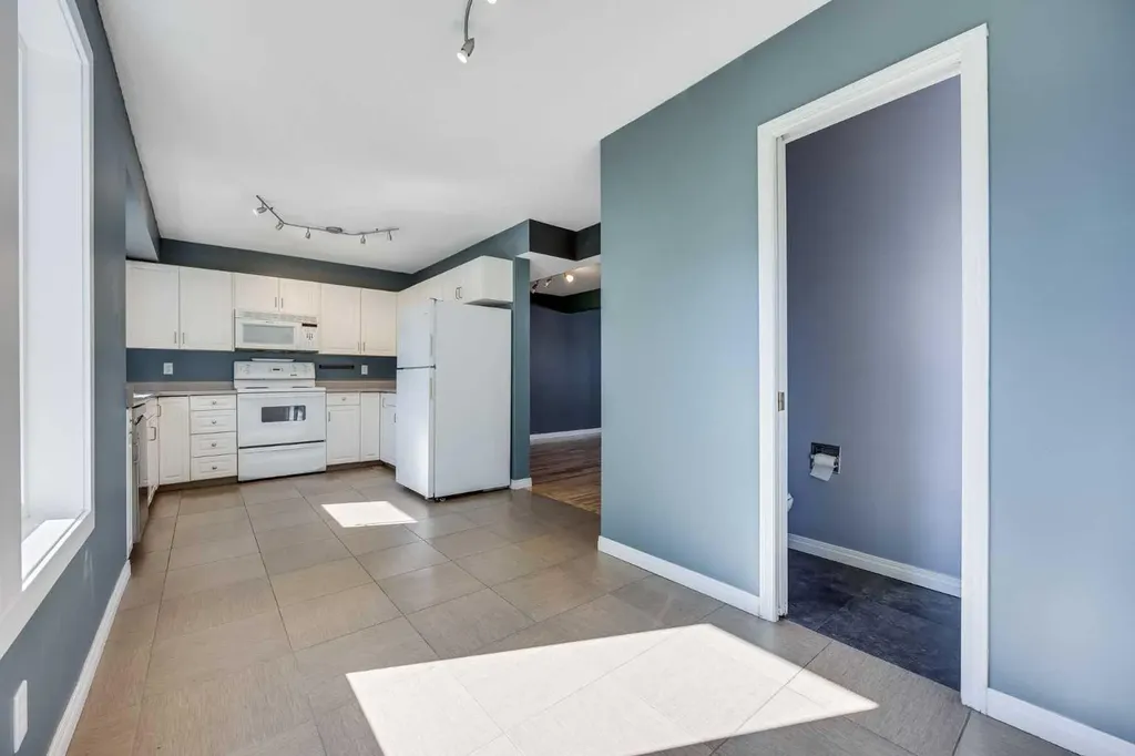 225 Killarney Glen Court SW Calgary AB T3E7H4